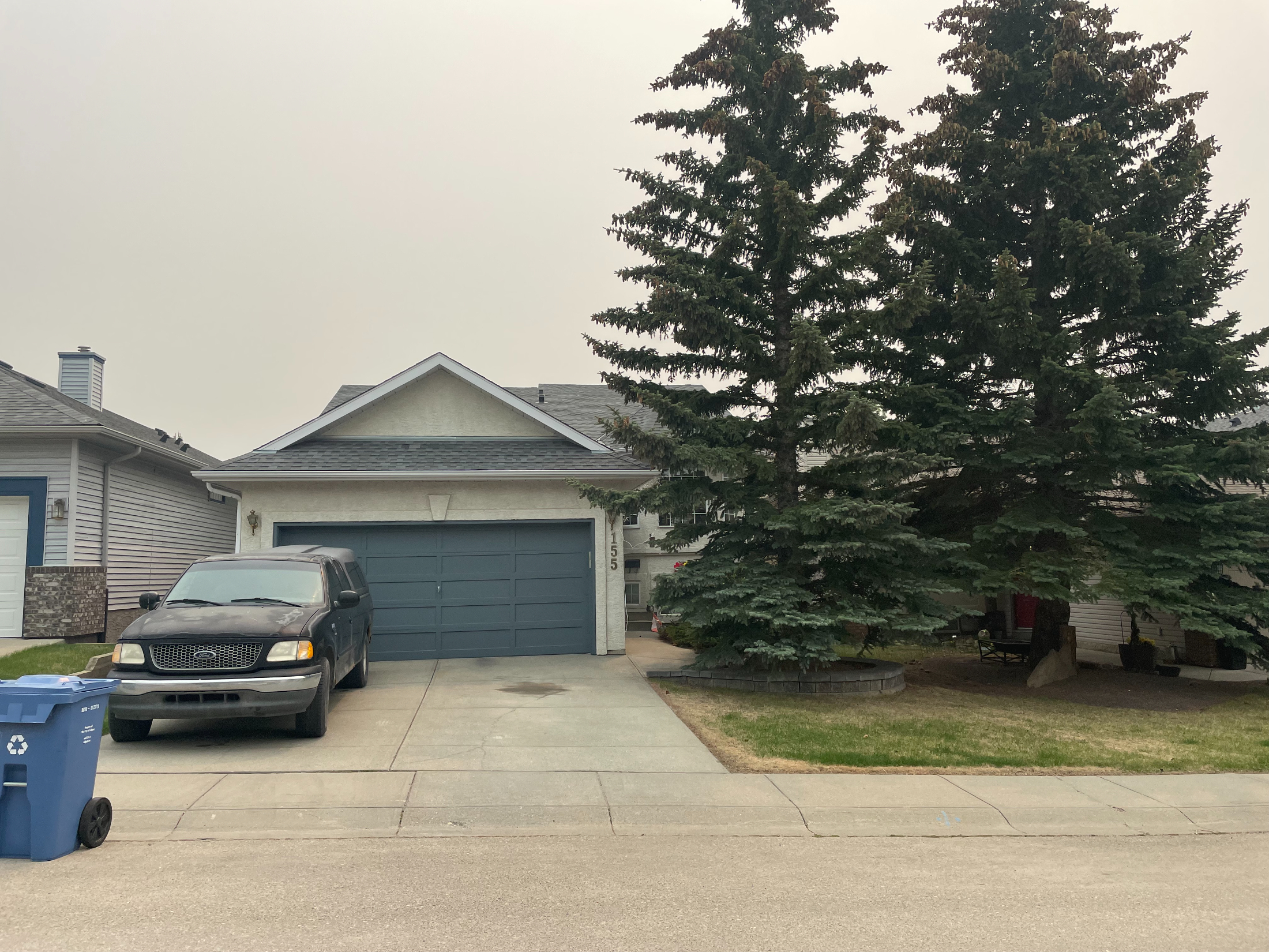 New property listed in Signal Hill, Calgary